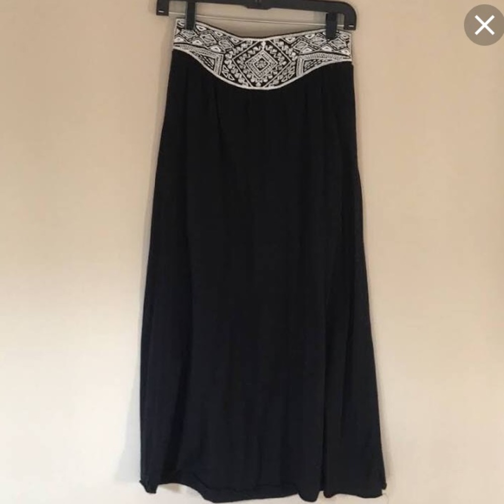 American Eagle black & white maxi skirt